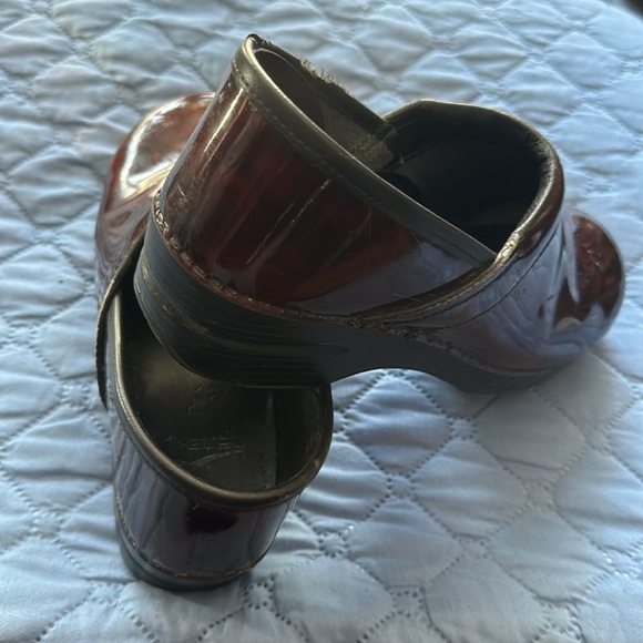Dansko size 40 clog - Picture 4 of 5